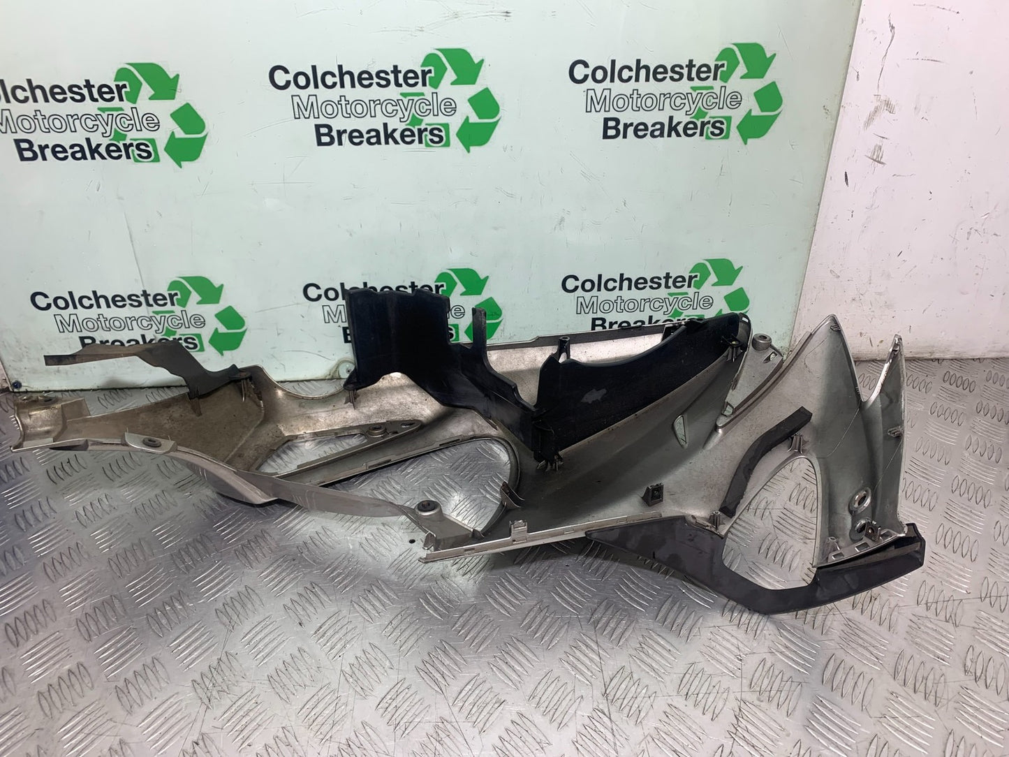 HONDA NT 700 V DEAUVILLE RIGHT FAIRING PANEL YEAR 2006-2011 (CMB1211)