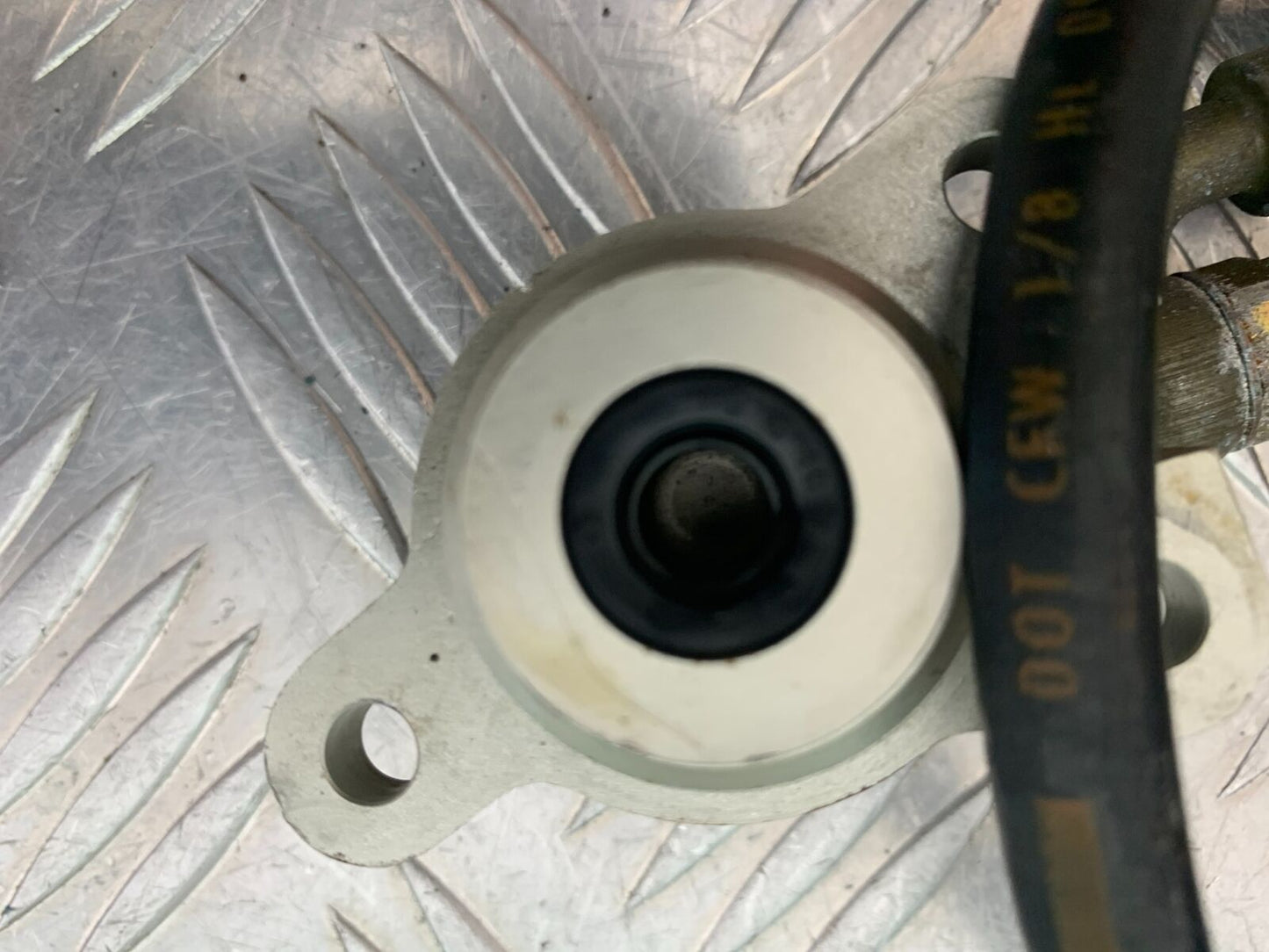 APRILIA FUTURA RST 1000 CLUTCH SLAVE CYLINDER YEAR 2001-2005 (CMB1033)