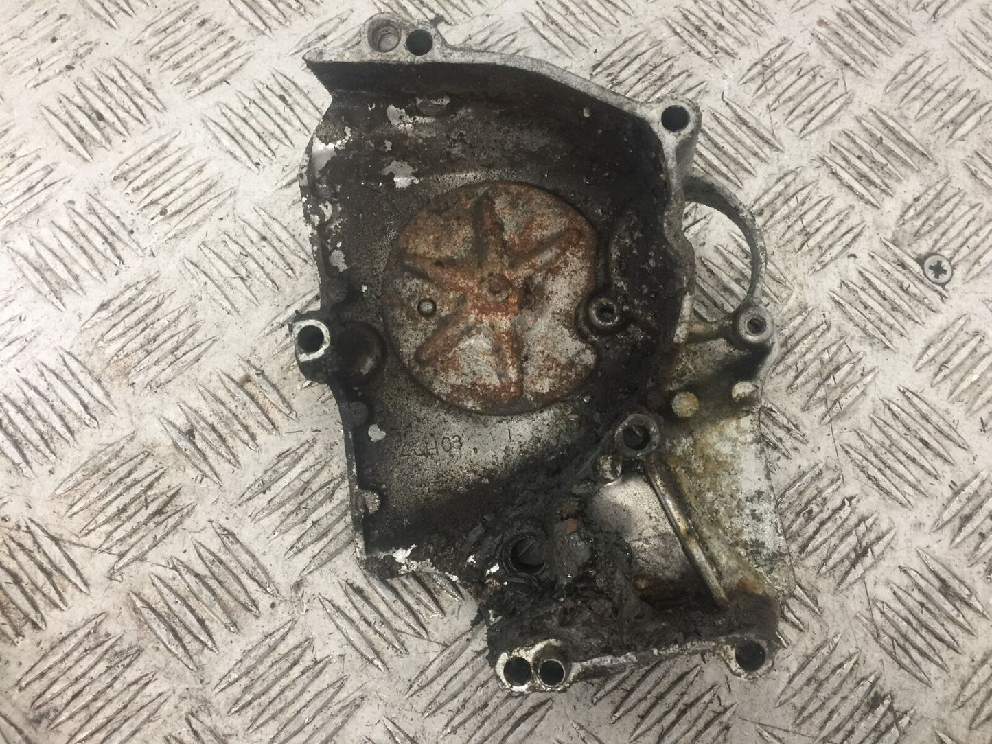 YAMAHA YZF1000 YZF 1000 THUNDERACE SPROCKET COVER YEAR 1996 (STOCK 777)