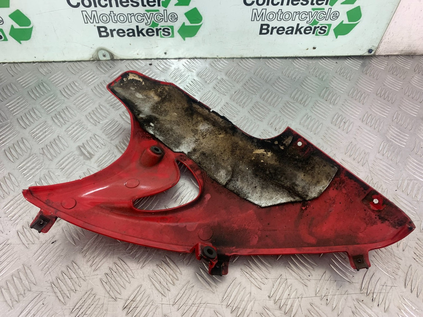 TRIUMPH 955i SPRINT ST RIGHT LOWER FAIRING 1999-2004 (CMB1176)
