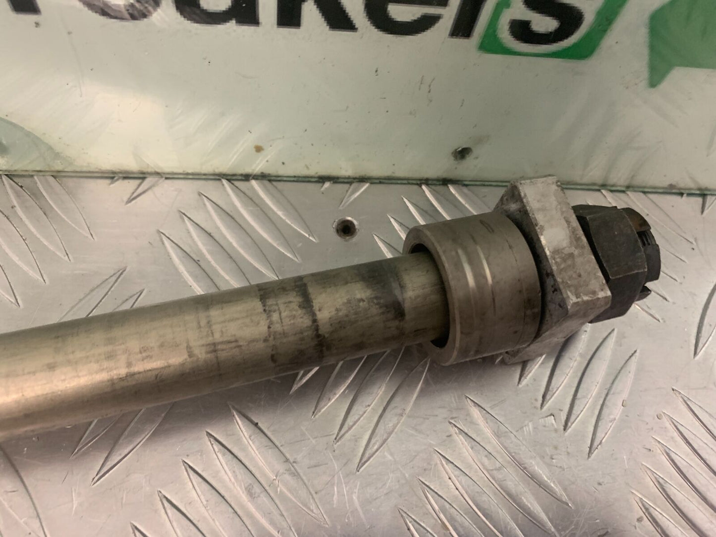 KAWASAKI ZX6R ZX6 R REAR WHEEL SPINDLE YEAR 2007 2008 (STOCK 973)