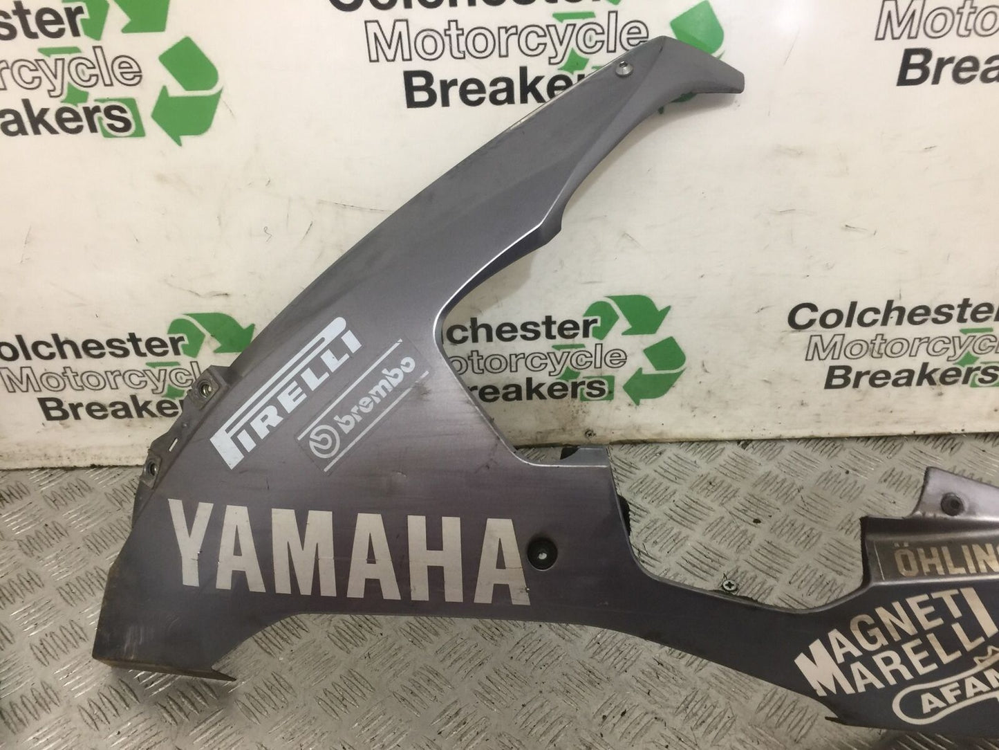 YAMAHA YZF R1 5VY LEFT BELLYPAN YEAR 2004-2006 (STOCK 748)
