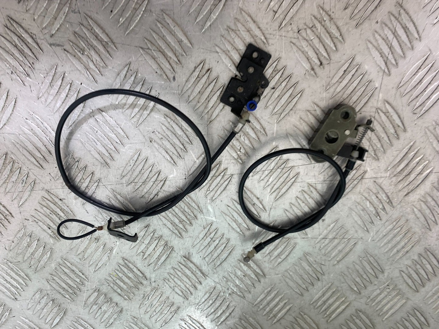 KTM RC125 RC 125 RC SEAT CATCHES 2014 2017 (CMB1199)