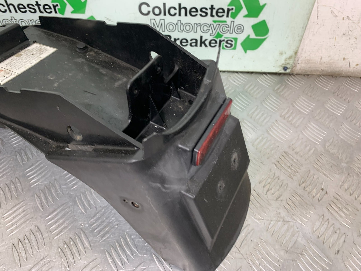 TRIUMPH 955I SPRINT RS REAR MUDGUARD YEAR 1999-03 (CMB1313)