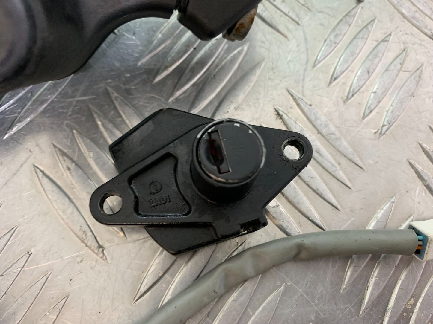 KTM 990 SUPERMOTO T ECU LOCKS KEY YEAR 2010-2011 (CMB1067)