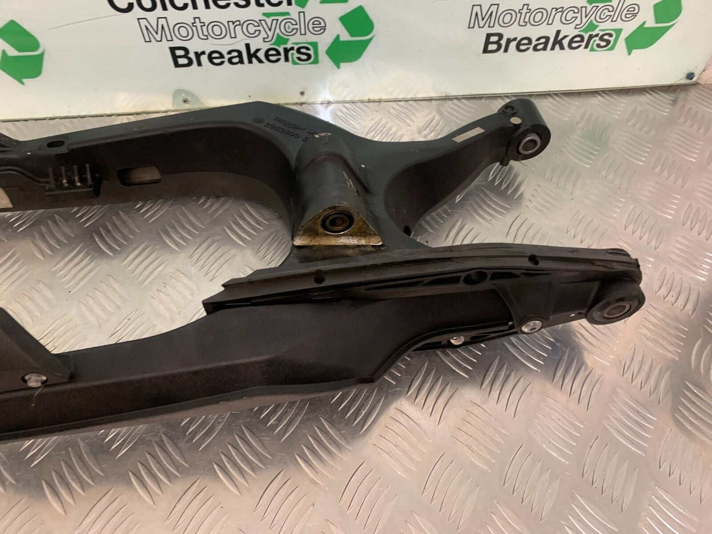 TRIUMPH TIGER 800 XCX SWINGARM YEAR 2015-2017 (STOCK 966)
