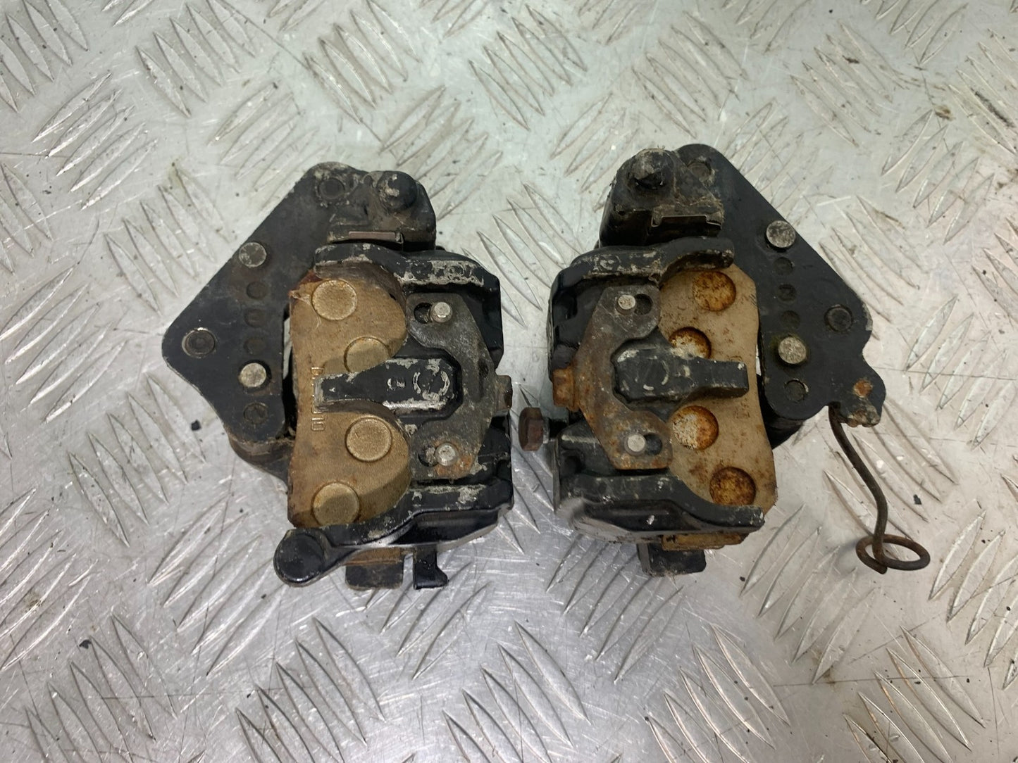 HONDA GL500 GL 500 SILVERWING FRONT BRAKE CALIPERS YEAR 1981-82 (CMB1168)
