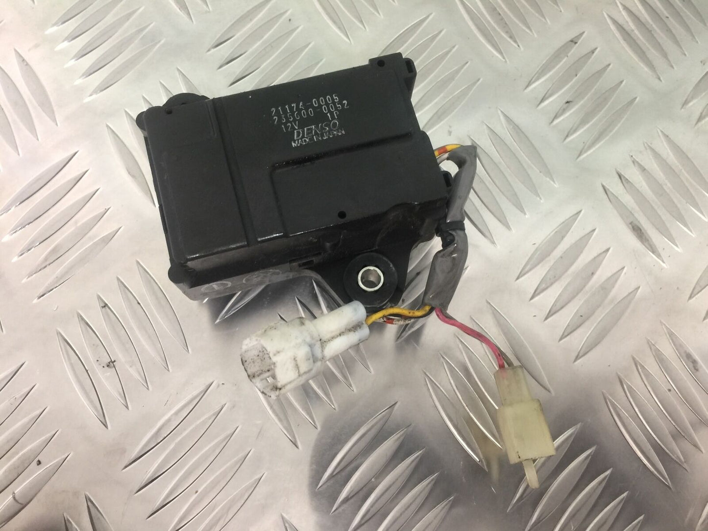KAWASAKI Z1000 SX SERVO MOTOR YEAR 2011-13 (STOCK 911)