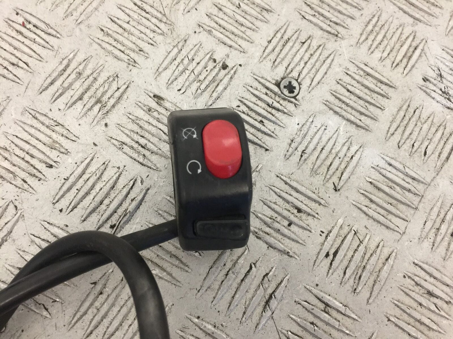 TRIUMPH 1050 SPEED TRIPLE RIGHT SWITCH GEAR YEAR 2012-2015 (STOCK 752)