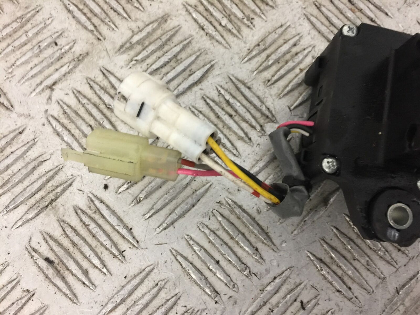 KAWASAKI Z1000 ZR1000 (ABS) SERVO MOTOR YEAR 2015 (STOCK 636)