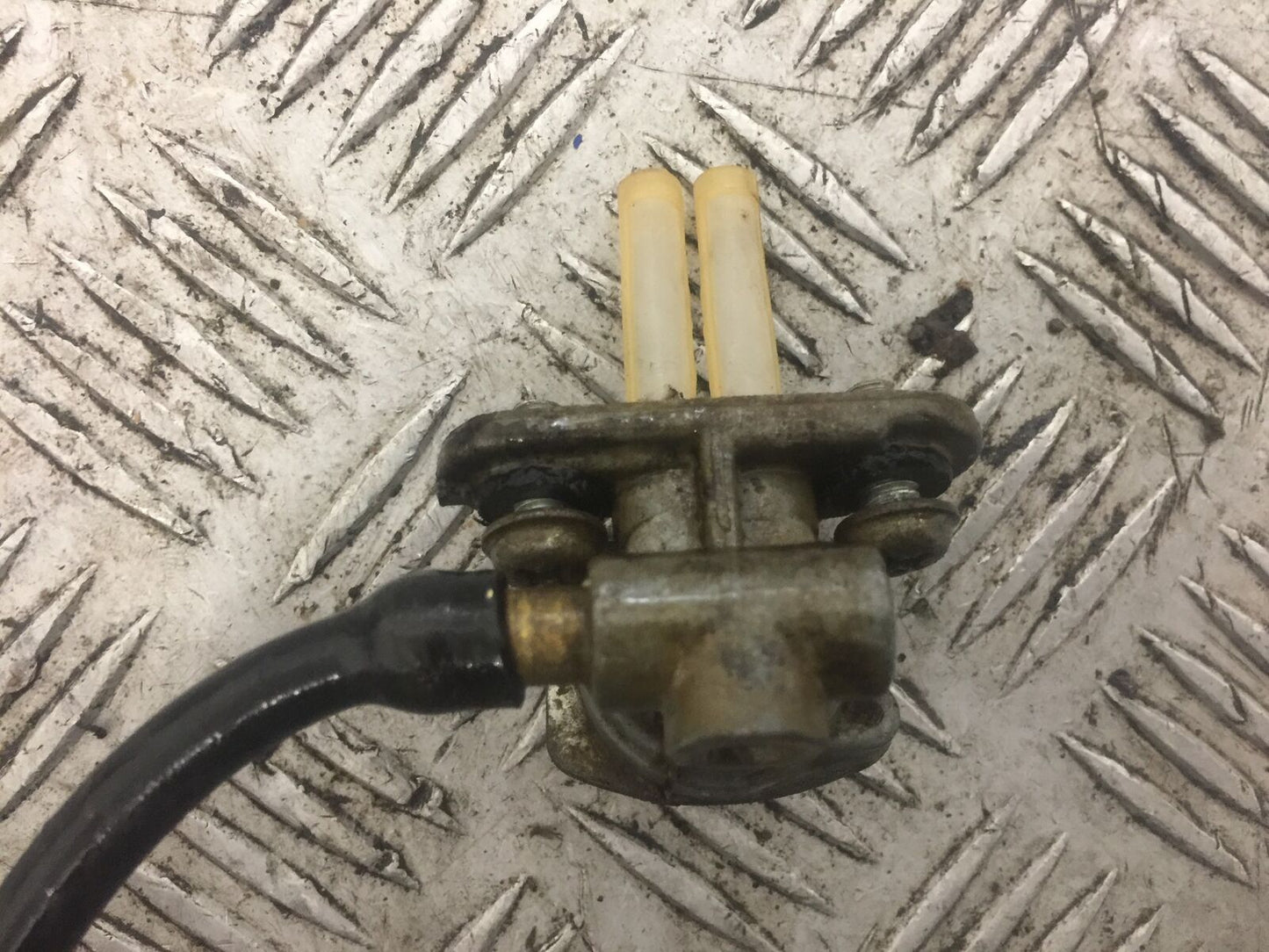 YAMAHA YZF250 YZF 250 PETROL TAP YEAR 2004 (STOCK 792)