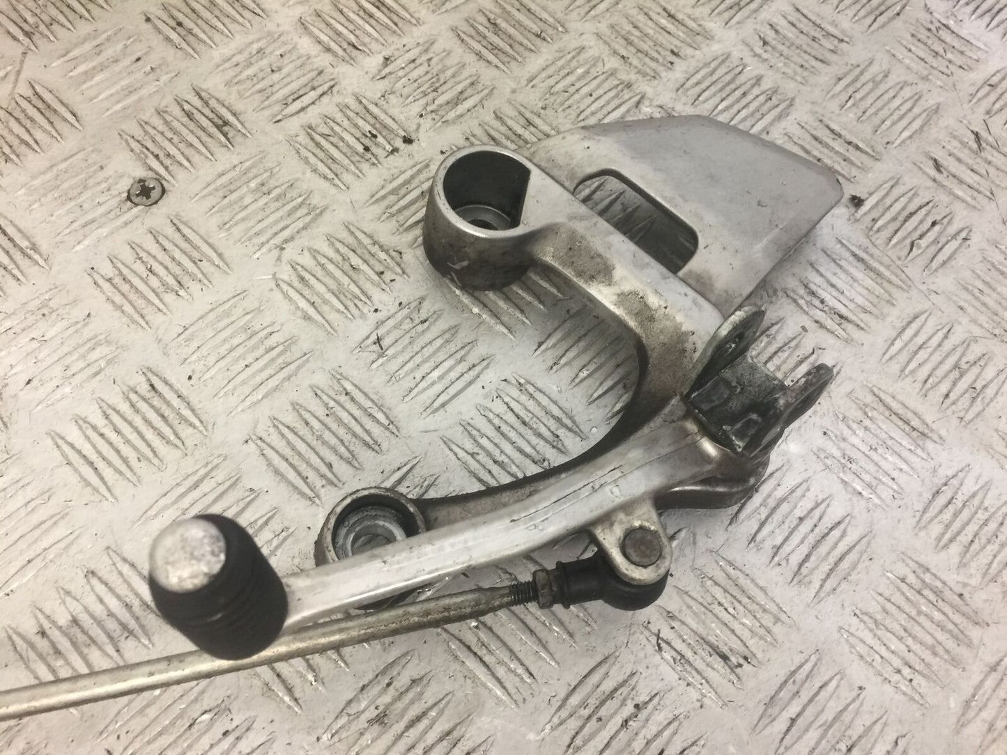 YAMAHA MT09 MT-09 TRACER FRONT LEFT HANGER YEAR 2017 (STOCK 663)