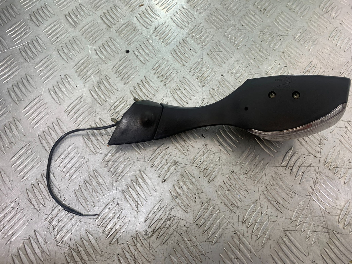 TRIUMPH 1050 SPRINT ST RIGHT MIRROR YEAR 2004-2007 (CMB1197)