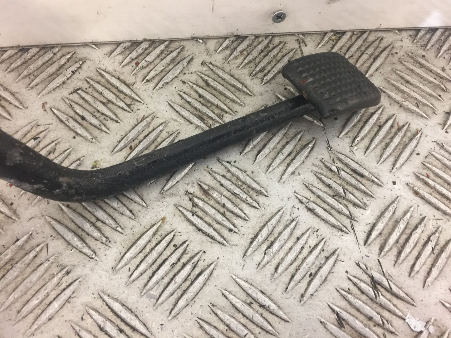 KAWASAKI GPZ305 GPZ 305 REAR BRAKE PEDAL YEAR 1990