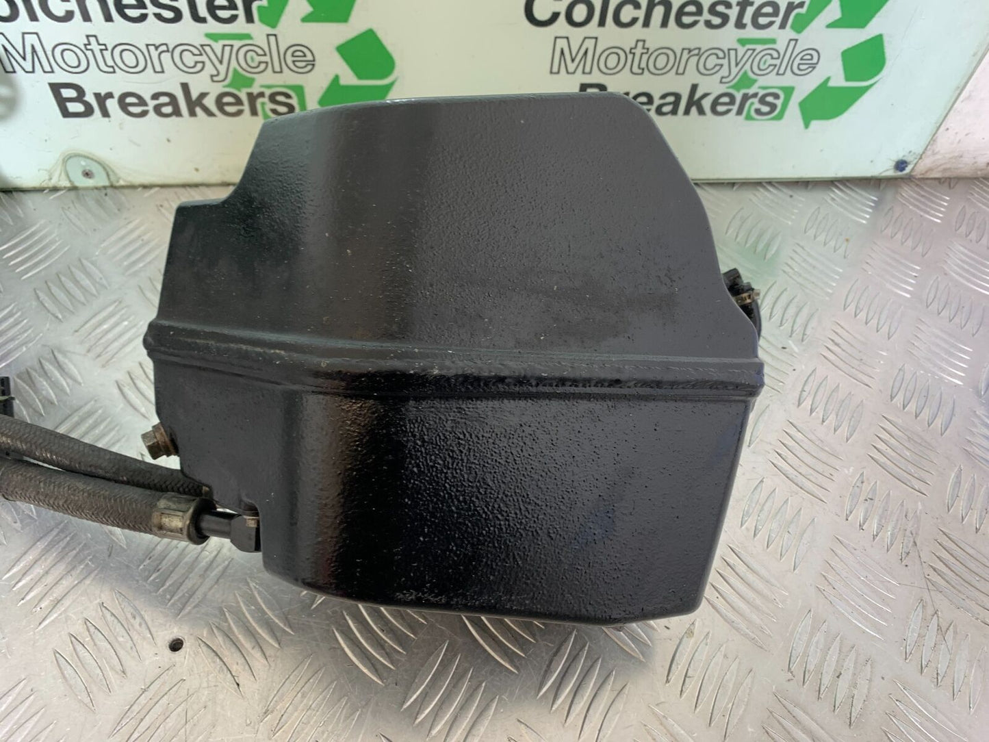 KTM 990 SUPERMOTO T OIL TANK AND LINES YEAR 2010-2011 (CMB1067)