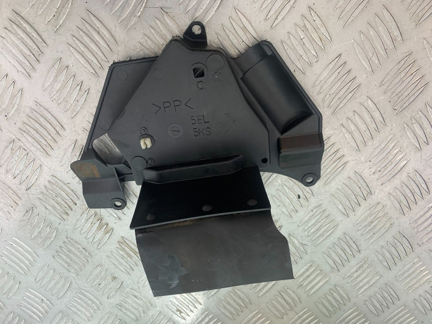 YAMAHA XVS 1100 DRAGSTAR INFILL COVER YEAR 2000-2007 (CMB1108)
