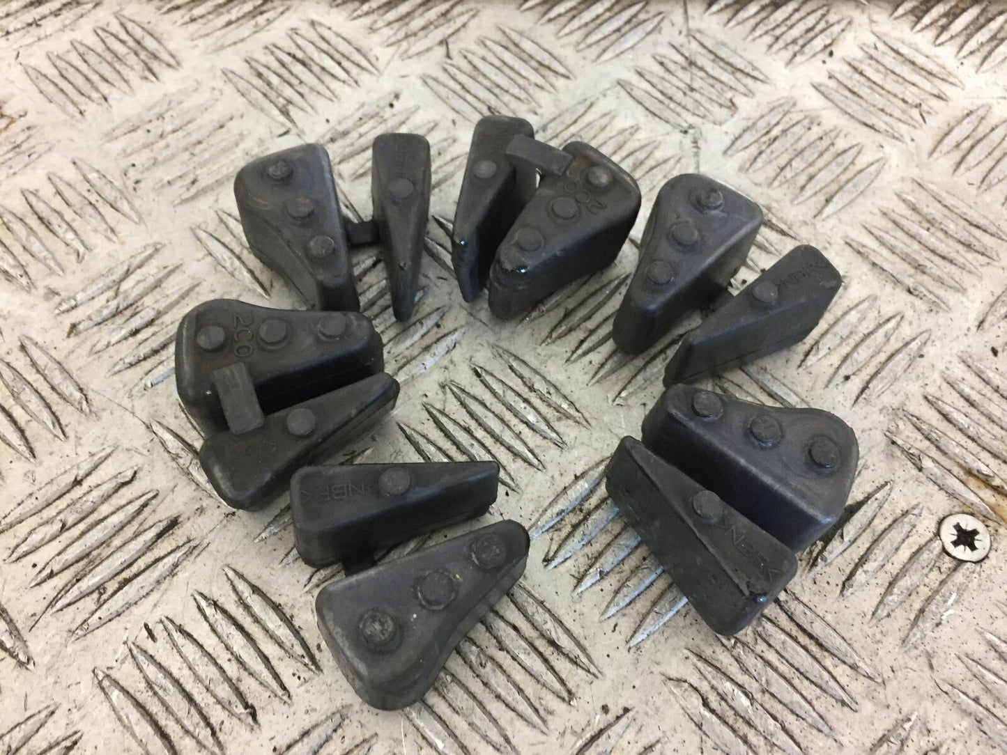 YAMAHA YZF R1 CUSH DRIVE RUBBERS YEAR 2007