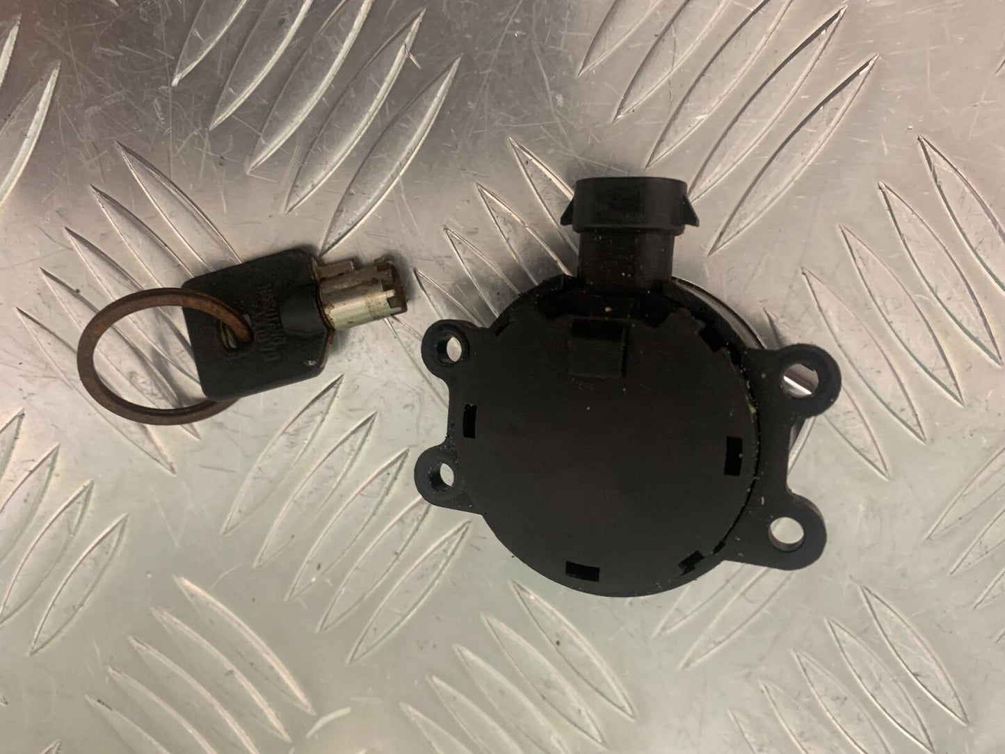 HARLEY DAVIDSON 1690 FLSTC HERITAGE STC IGNITION SWITCH & KEY 2012 (STOCK 972)