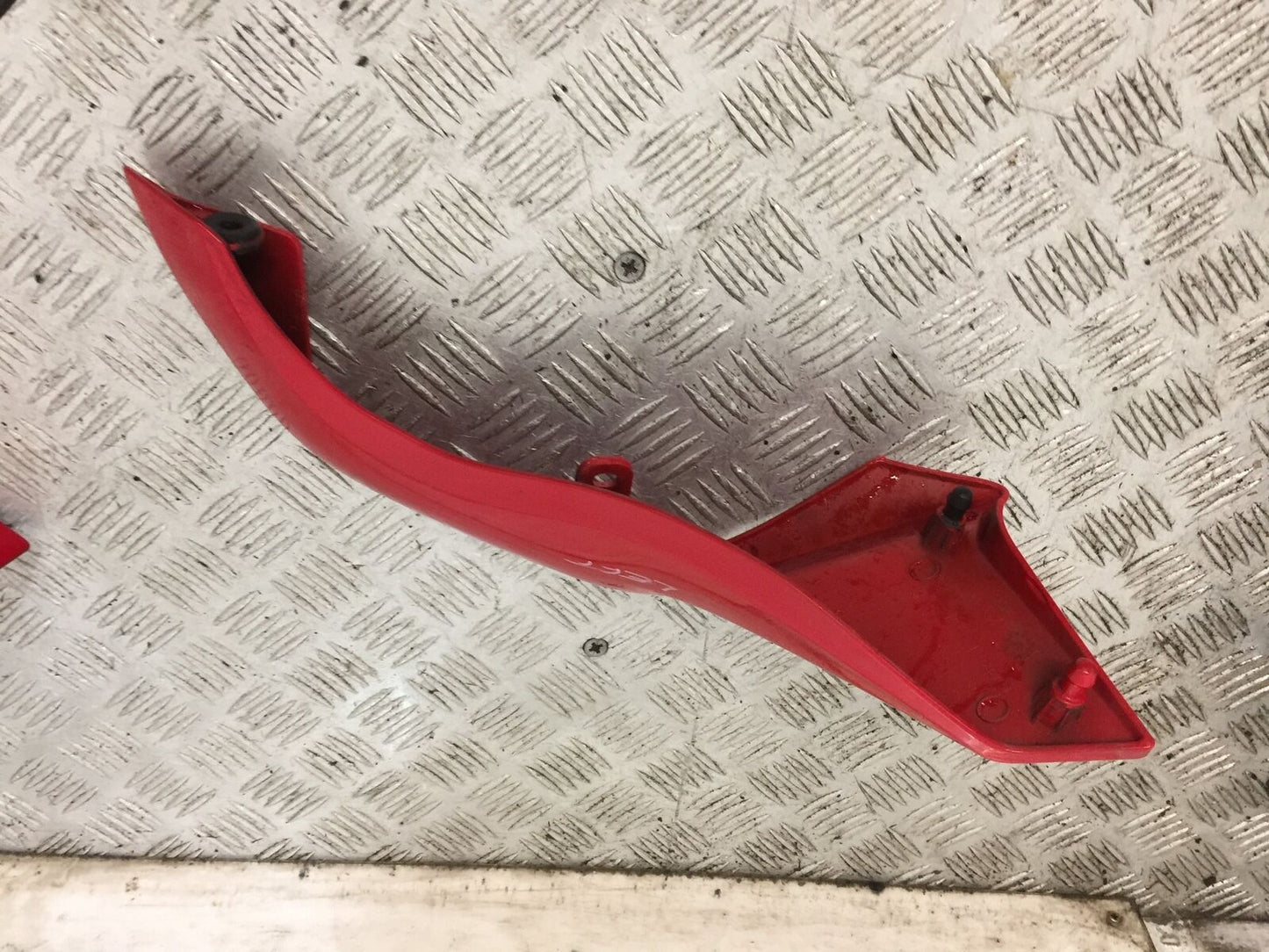 MV AGUSTA TURISMO VELOCE 800 LEFT SEAT PANEL YEAR 2017 (STOCK 885)