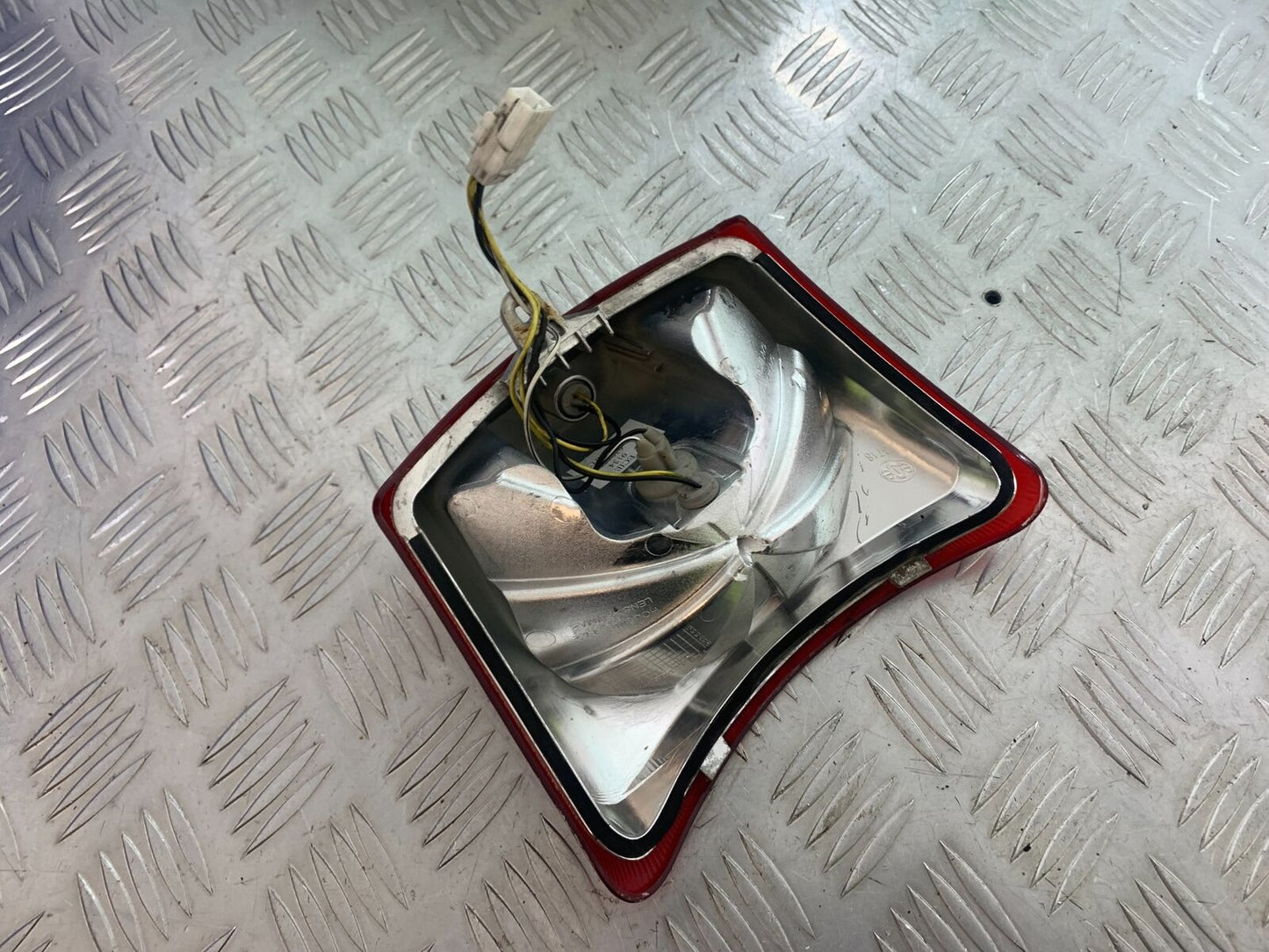 PIAGGIO VESPA GTS 300 REAR LIGHT YEAR 2010 (CMB1062)