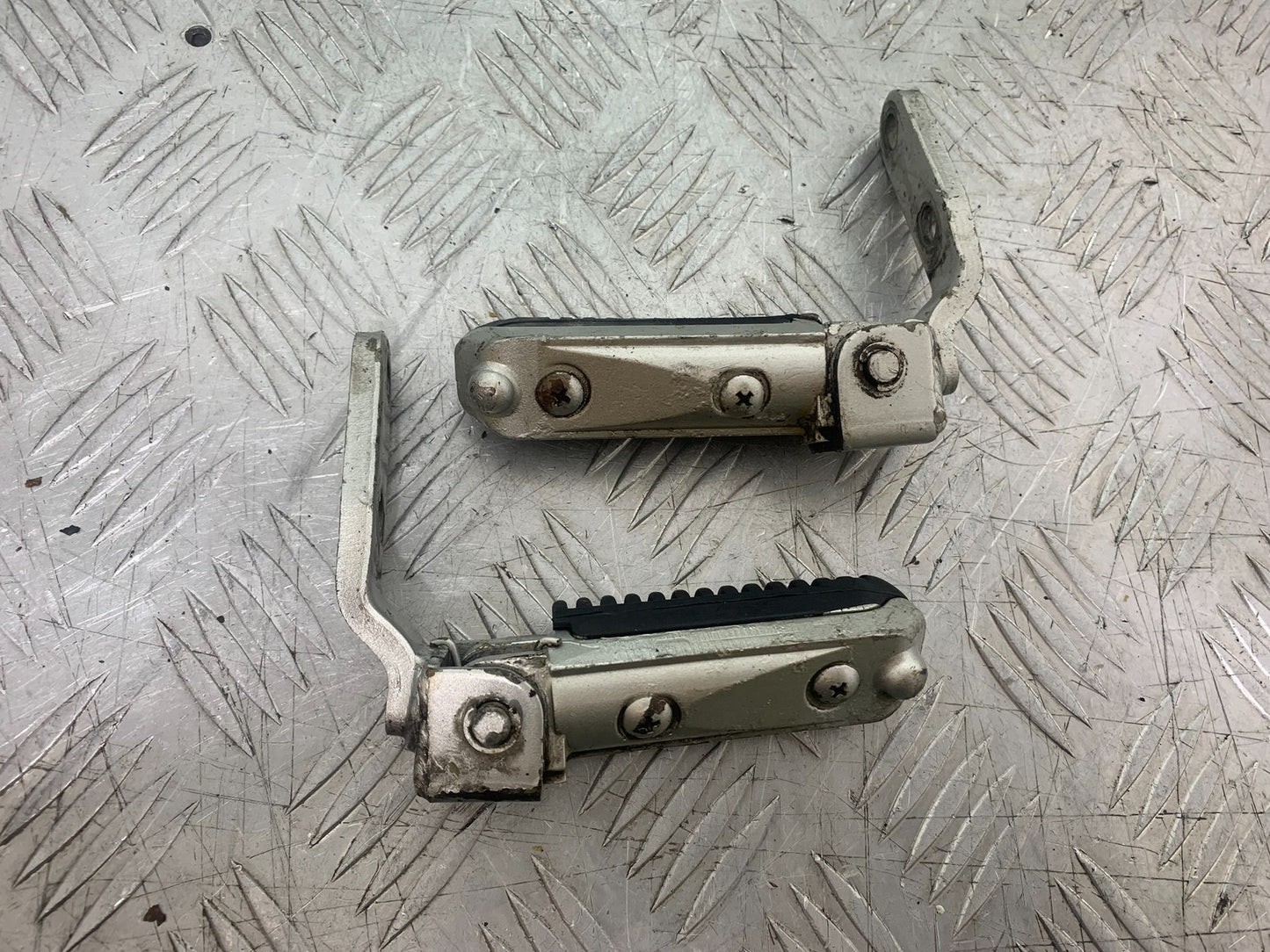 SUZUKI GSX750 INAZUMA FRONT FOOTPEGS YEAR 1998-2003 (CMB1308)