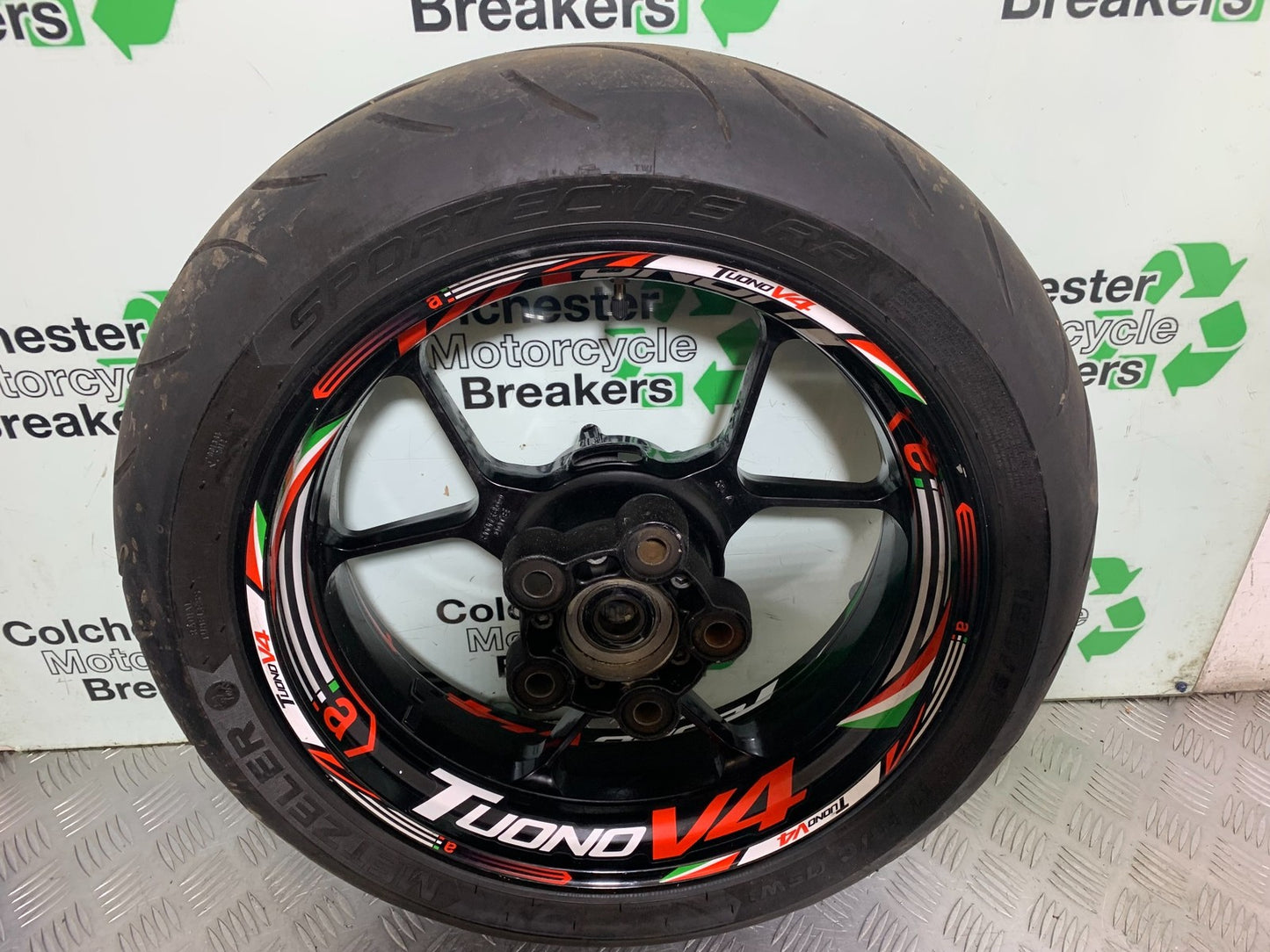 APRILIA TUONO 1000 V4R REAR WHEEL YEAR 2011-13 (CMB1316)