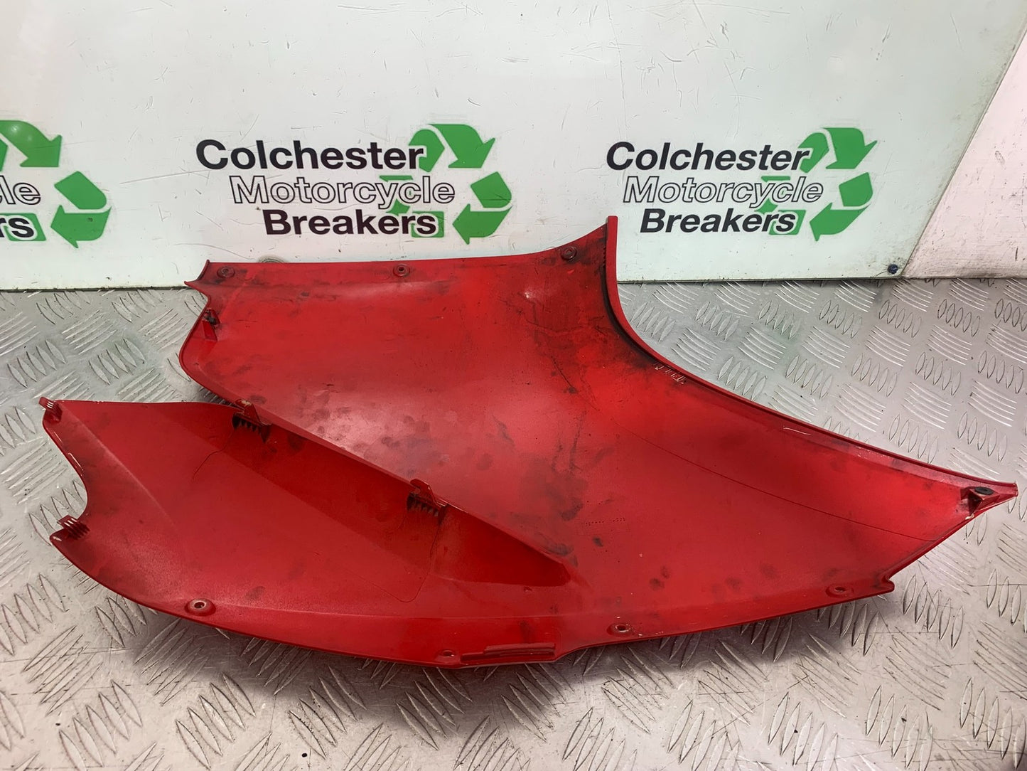DUCATI 1299 PANIGALE RIGHT MIDDLE FAIRING PANEL YEAR 2016 (CMB 1187)