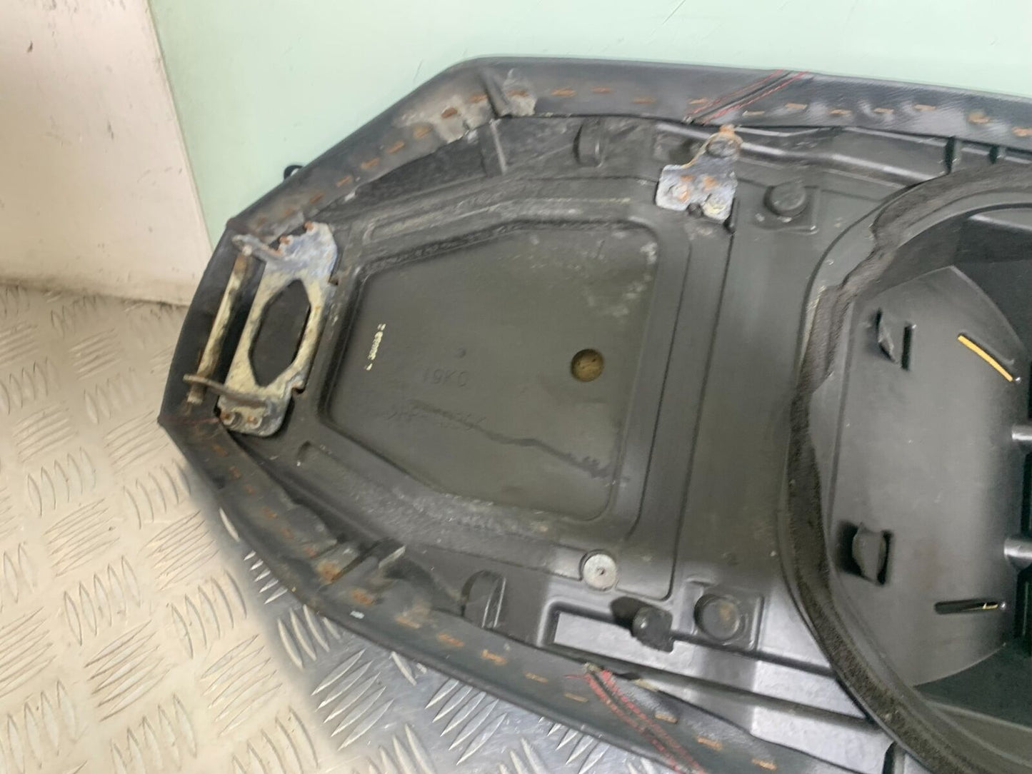 SUZUKI AN400 AN 400 BURGMAN SEAT YEAR 2017-2024 (CMB1118)