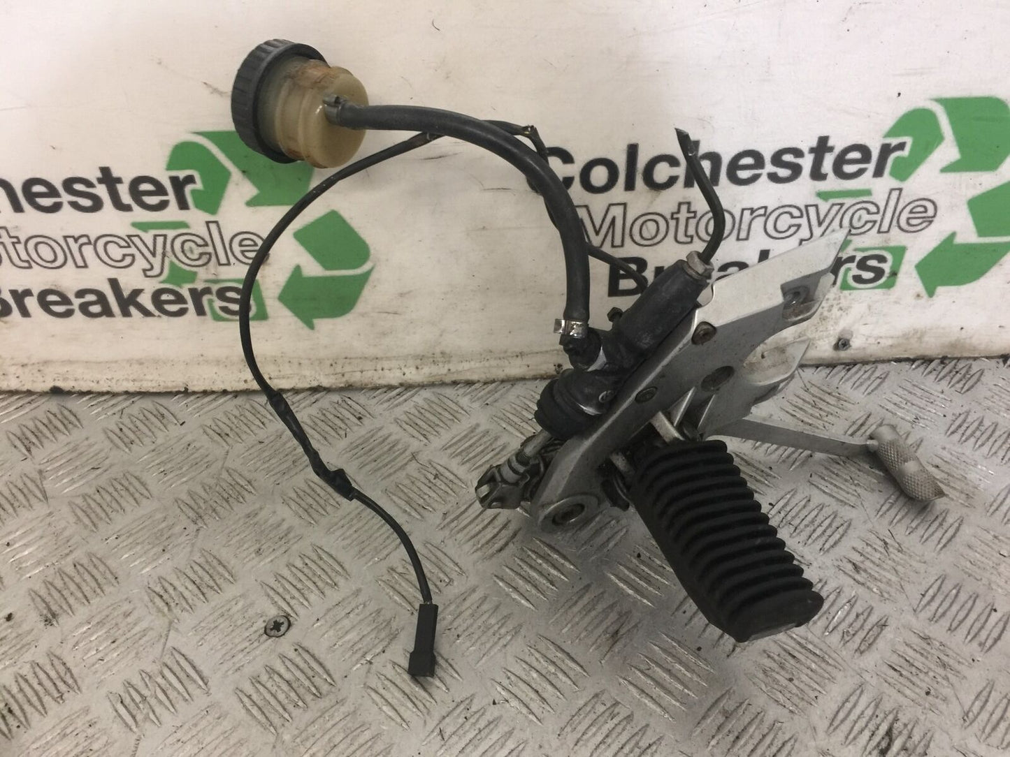 BMW R850 R R850R FRONT RIGHT HANGER YEAR 1994-2002 (STOCK 831)