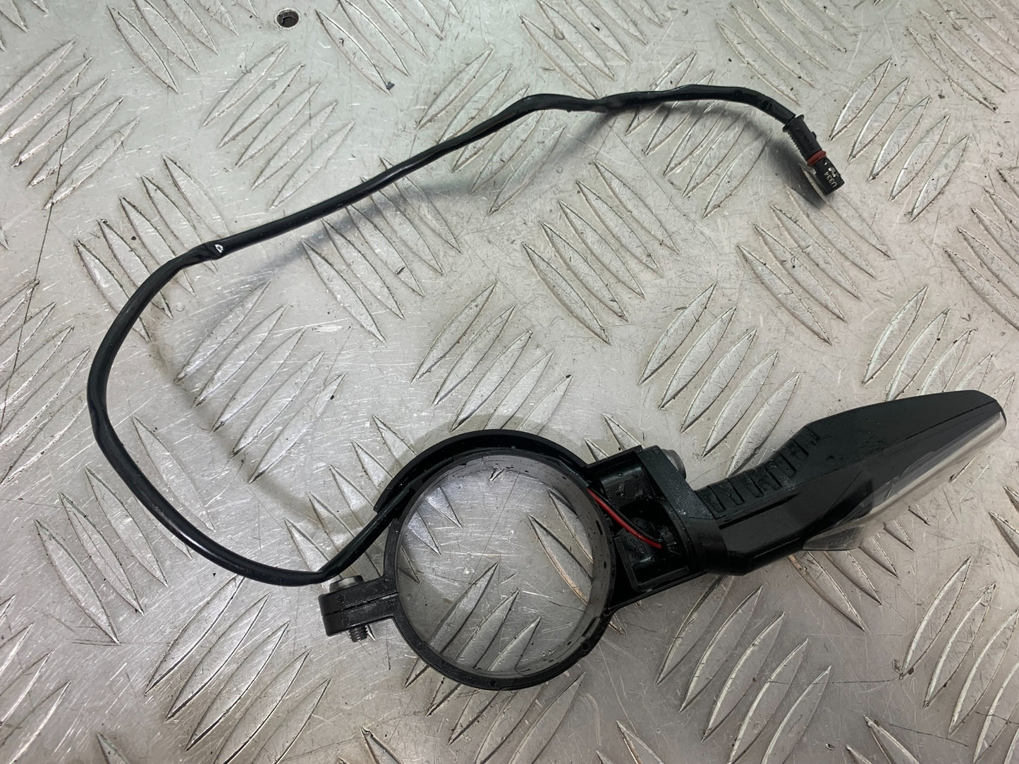 BMW M1000 R FRONT RIGHT INDICATOR YEAR 2023-2024 (CMB1140)