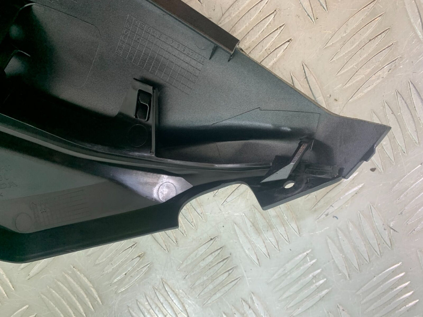 HONDA CB650 F CB 650 FA-H LEFT SIDE COWL YEAR 2017-2019 (CMB1087)