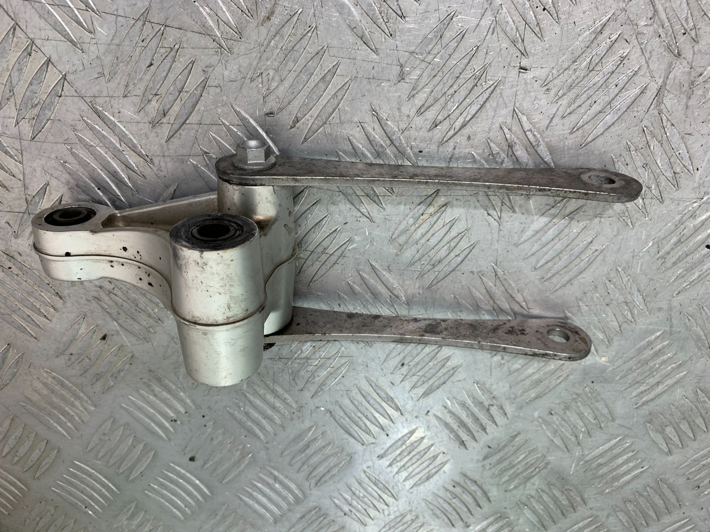 MV AGUSTA 675 F3 REAR SHOCK LINKAGE YEAR 2012-2016 (CMB1302)
