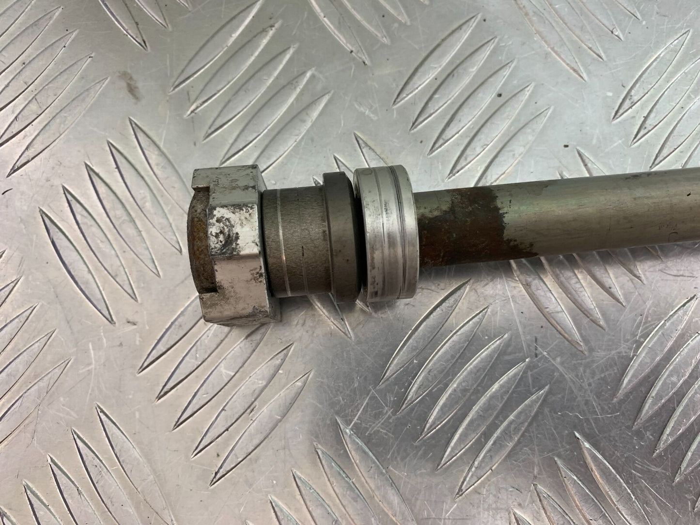TRIUMPH TIGER 800 XC REAR WHEEL SPINDLE YEAR 2011-2014 (CMB1022)