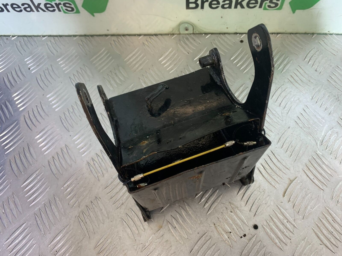 SUZUKI VS1400 VS 1400 INTRUDER BATTERY BOX YEAR 1988 (CMB1077)