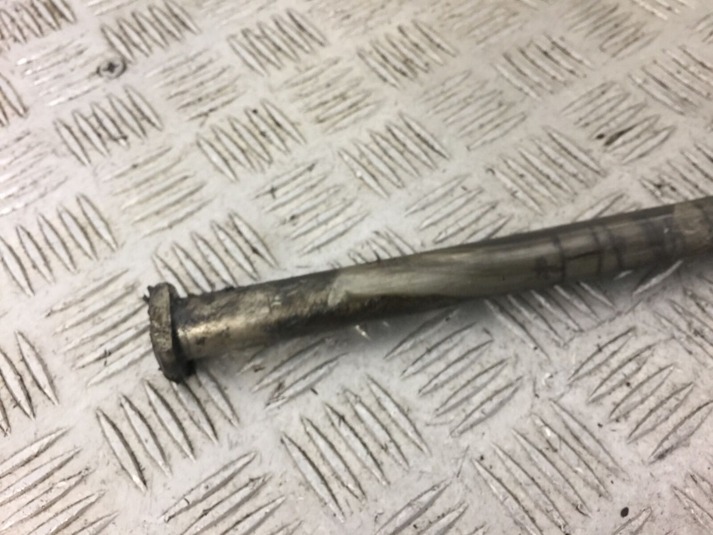 YAMAHA FZ6 S2 SWINGARM SPINDLE YEAR 2007 (STOCK 547)