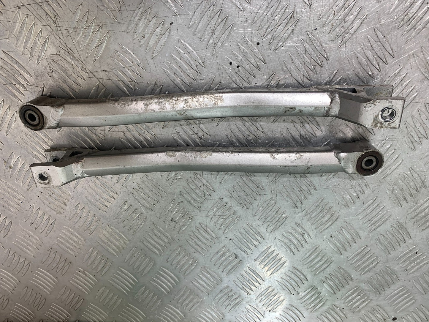 KAWASAKI GTR1400 GTR 1400 2X BRAKE ARMS YEAR 2007-2009 (CMB1306)