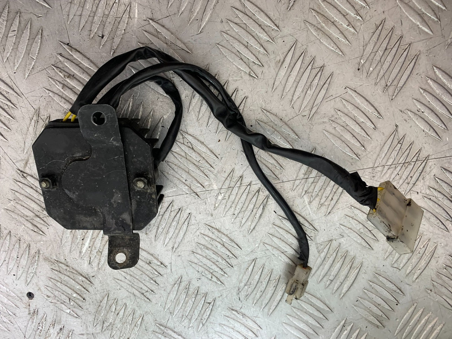 KTM DUKE 125 REGULATOR YEAR 2012-2016 (CMB1317)