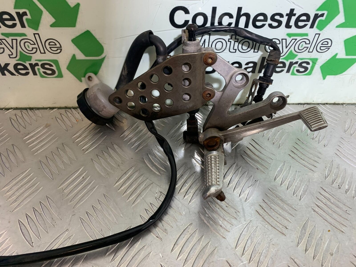 HONDA CBR 929 RRY FIREBLADE FRONT RIGHT HANGER YEAR 2000-01 (CMB1094)