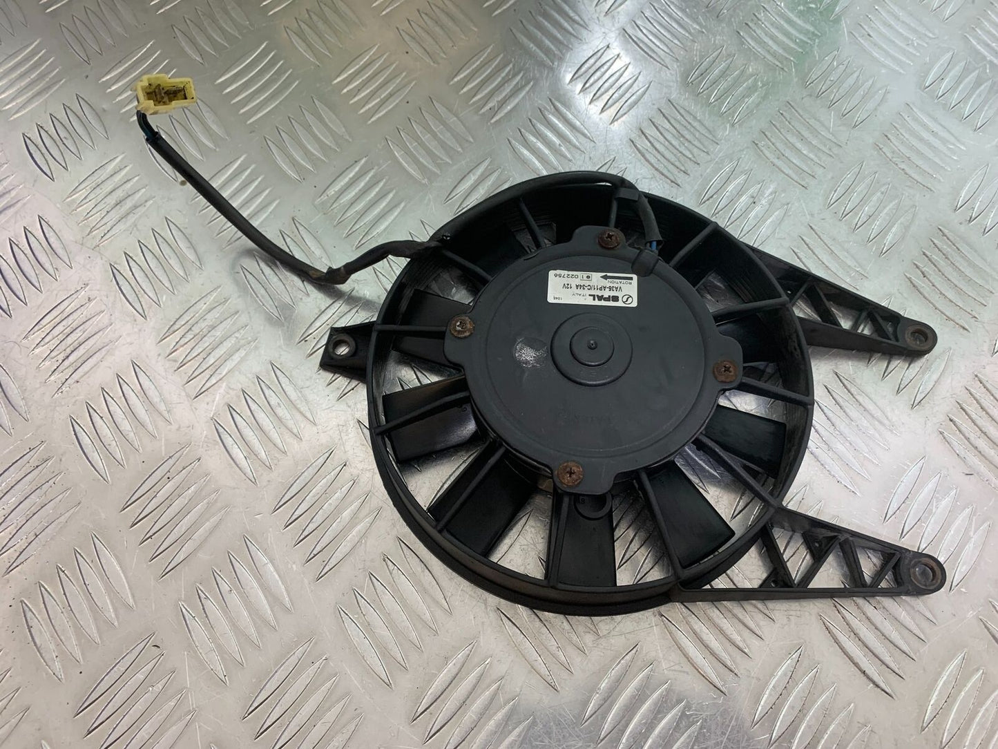 TRIUMPH 600 DAYTONA RADIATOR FAN YEAR 2003-2006 (STOCK 999)