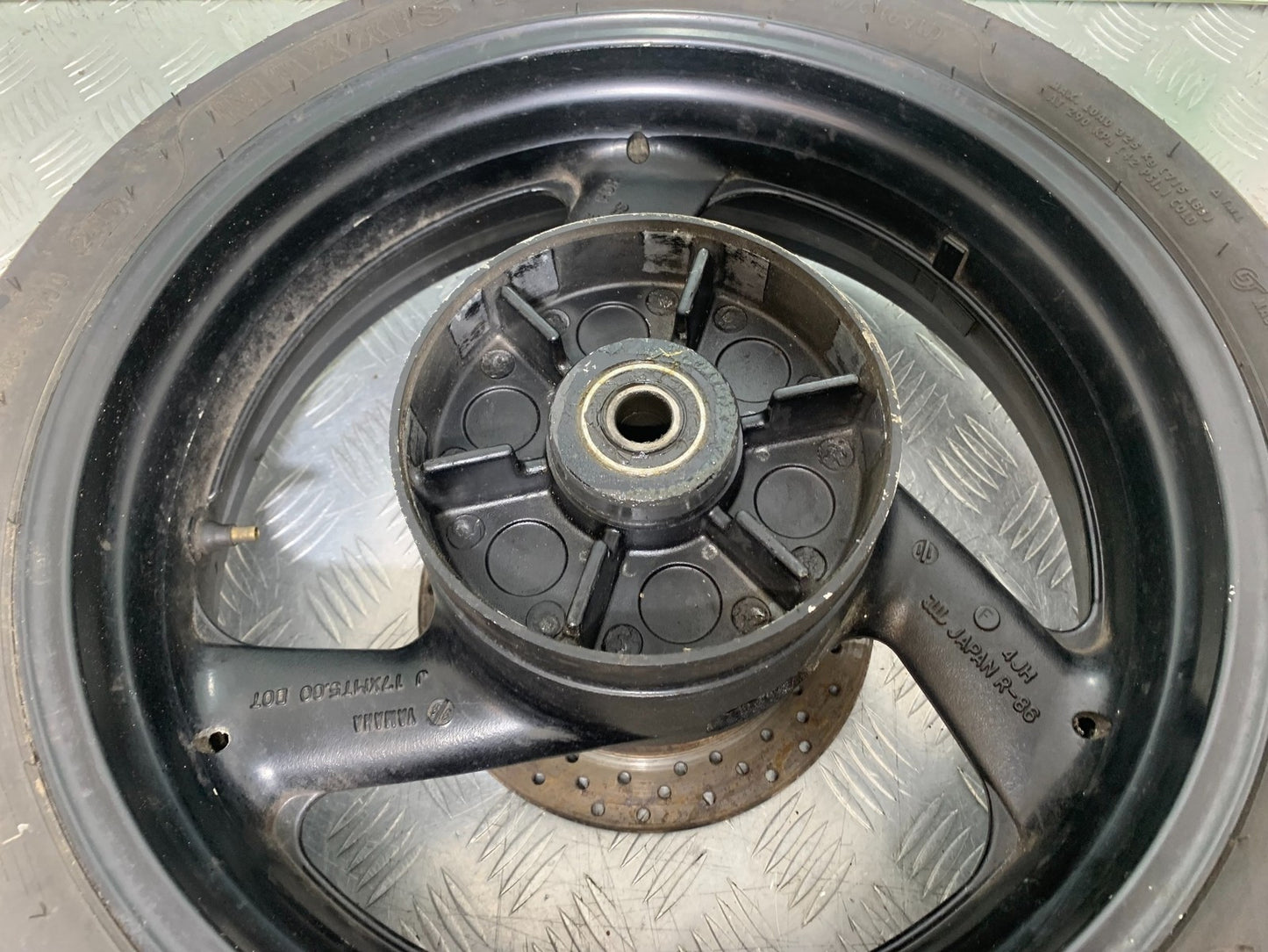 YAMAHA FZS600 FAZER 600 REAR WHEEL YEAR 1998-2001 (CMB1267)