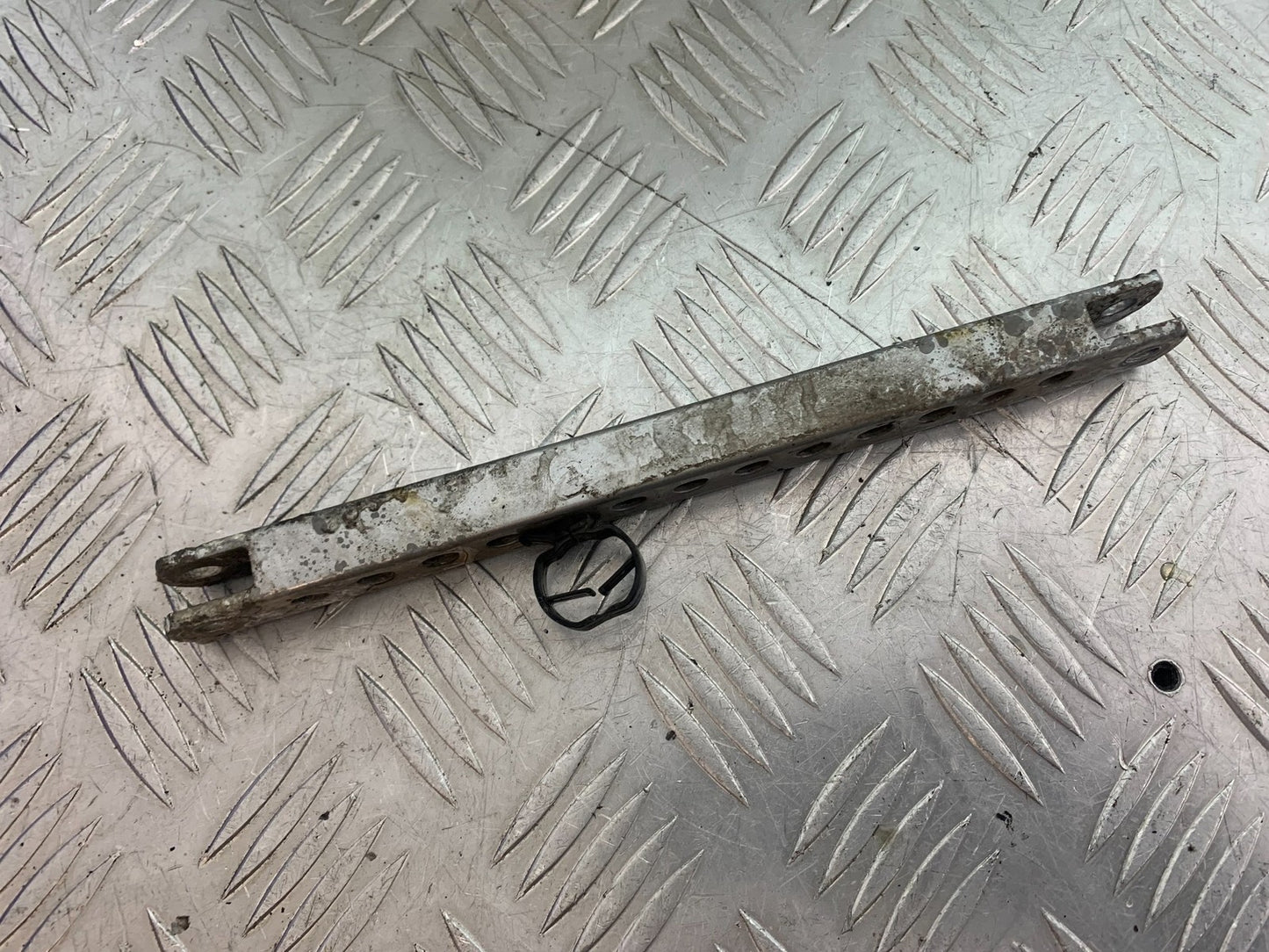 YAMAHA XJR1300 XJR 1300 REAR BRAKE ARM 1999-2003 (CMB1119)
