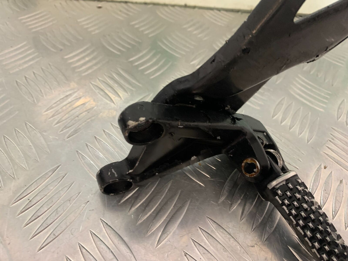 HONDA CBR1000 rr FIREBLADE FRONT LEFT HANGER & PEG YEAR 2008-2011 (STOCK 986)