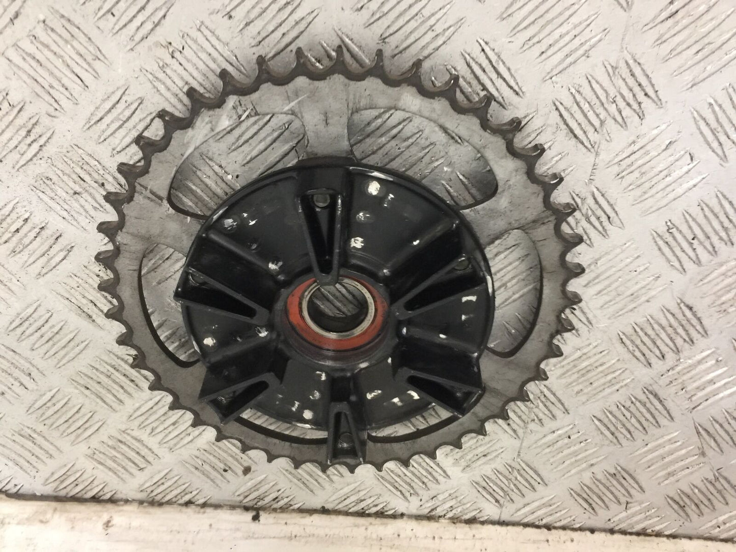 YAMAHA YZF R1 5VY REAR SPROCKET CARRIER YEAR 2004-2006 (STOCK 748)