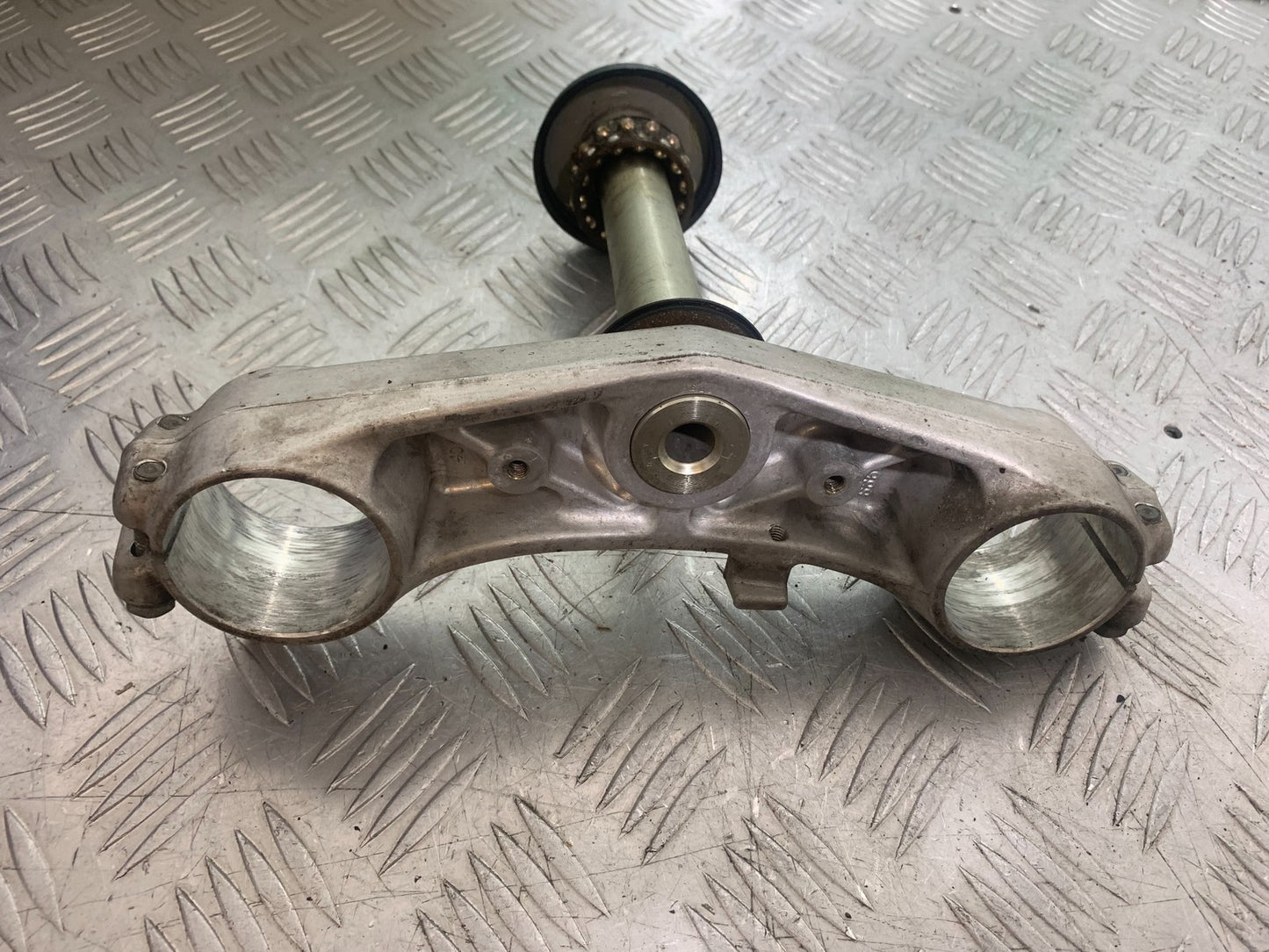 SUZUKI GSXR750 GSXR 750 K4 K5 BOTTOM YOKE 2004-2005 (CMB1319)