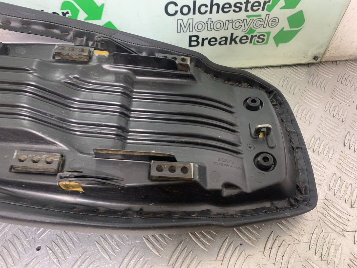 HONDA XL125 VARADERO SEAT YEAR 2001-2006 (CMB1210)