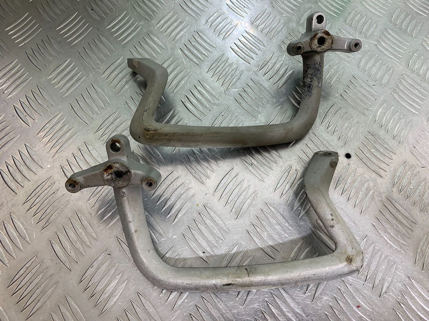 TRIUMPH TIGER 800 XC GRAB RAILS YEAR 2011-2014 (CMB1022)