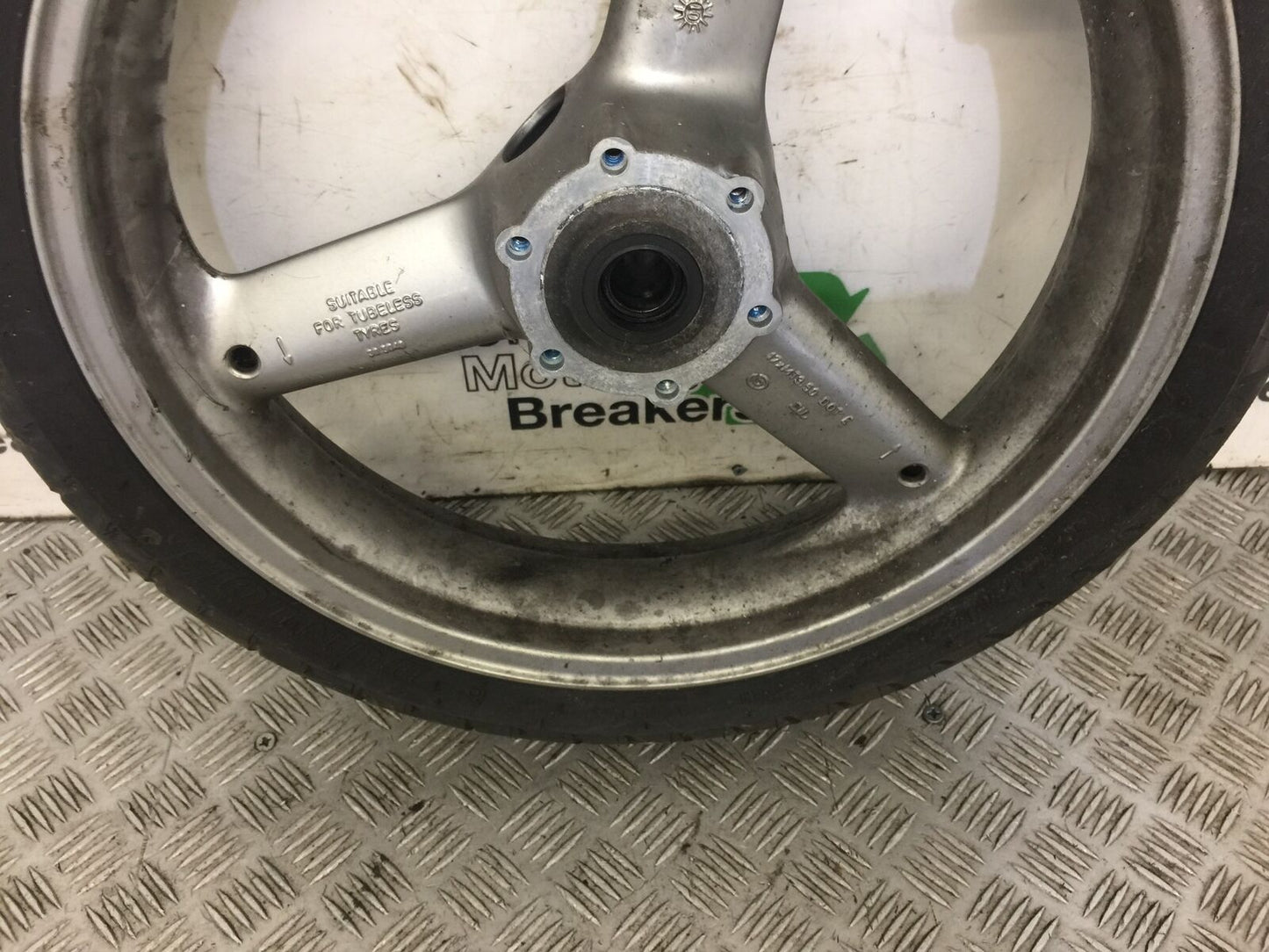 TRIUMPH 955i SPRINT ST FRONT WHEEL YEAR 2002 (STOCK 577)