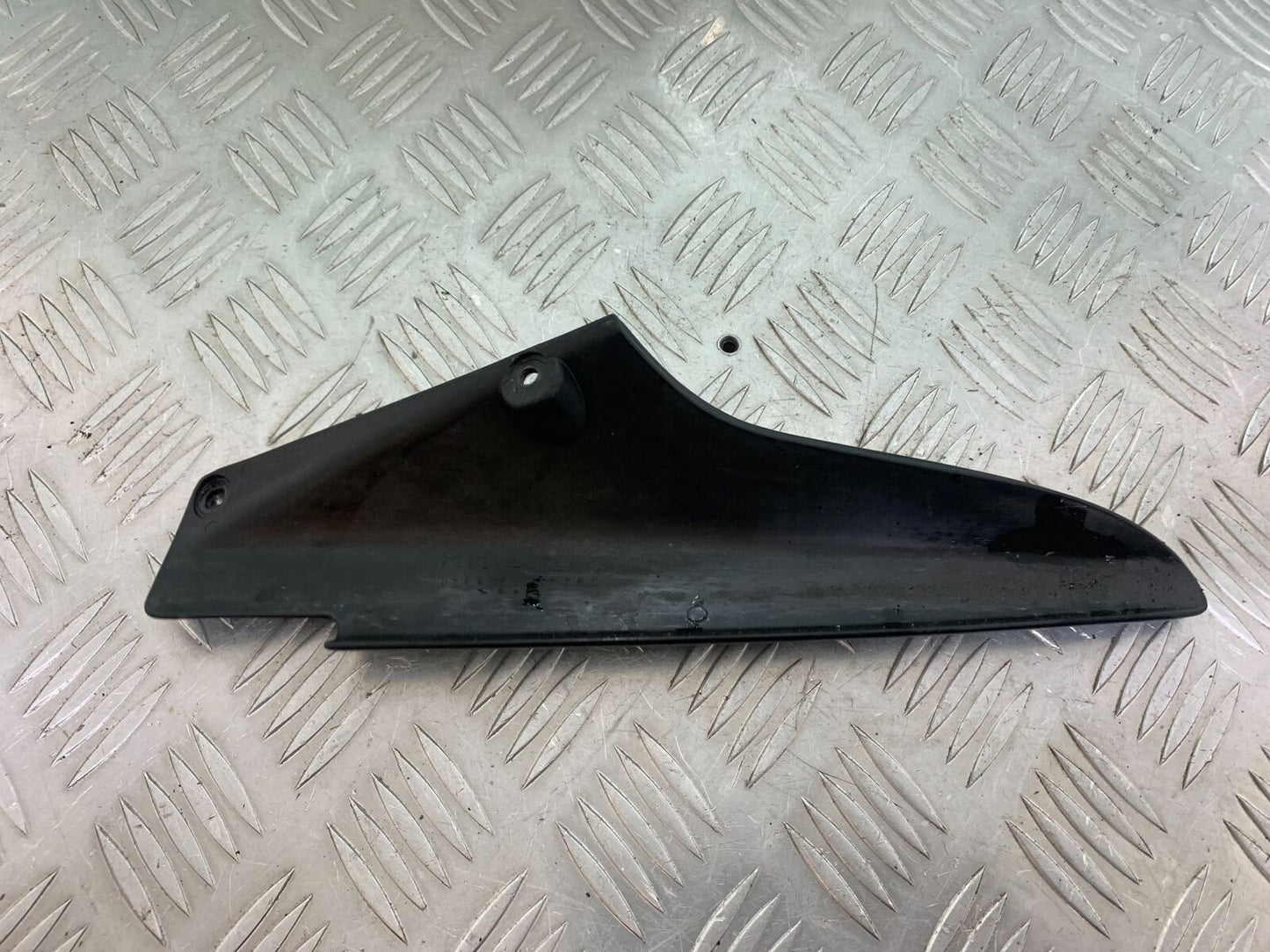 KAWASAKI ER6 N CHAIN GUARD YEAR 2005-2008 (CMB1034)