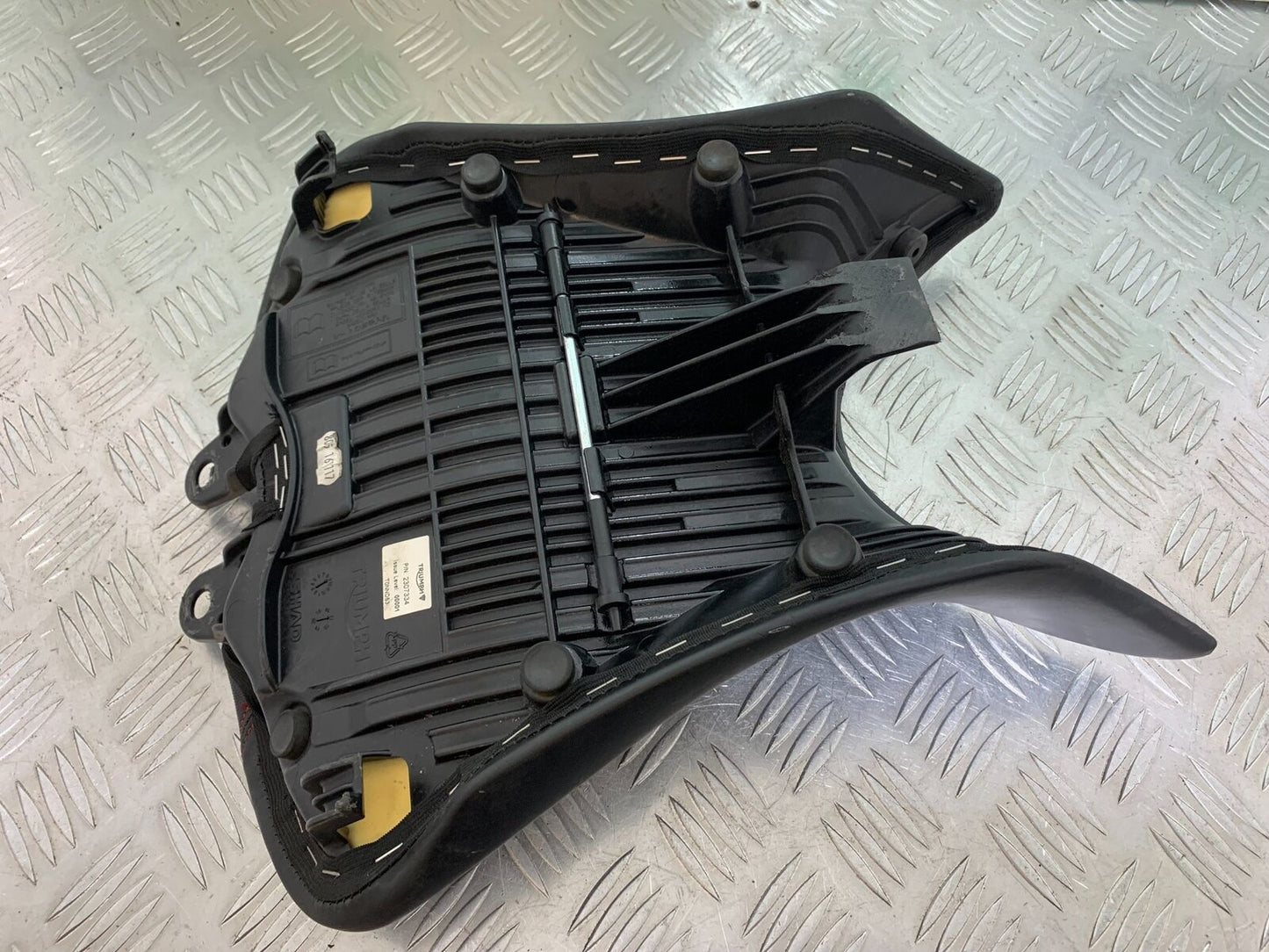 TRIUMPH 1050 SPEED TRIPLE RS FRONT SEAT YEAR 2018-2020 (CMB1029)