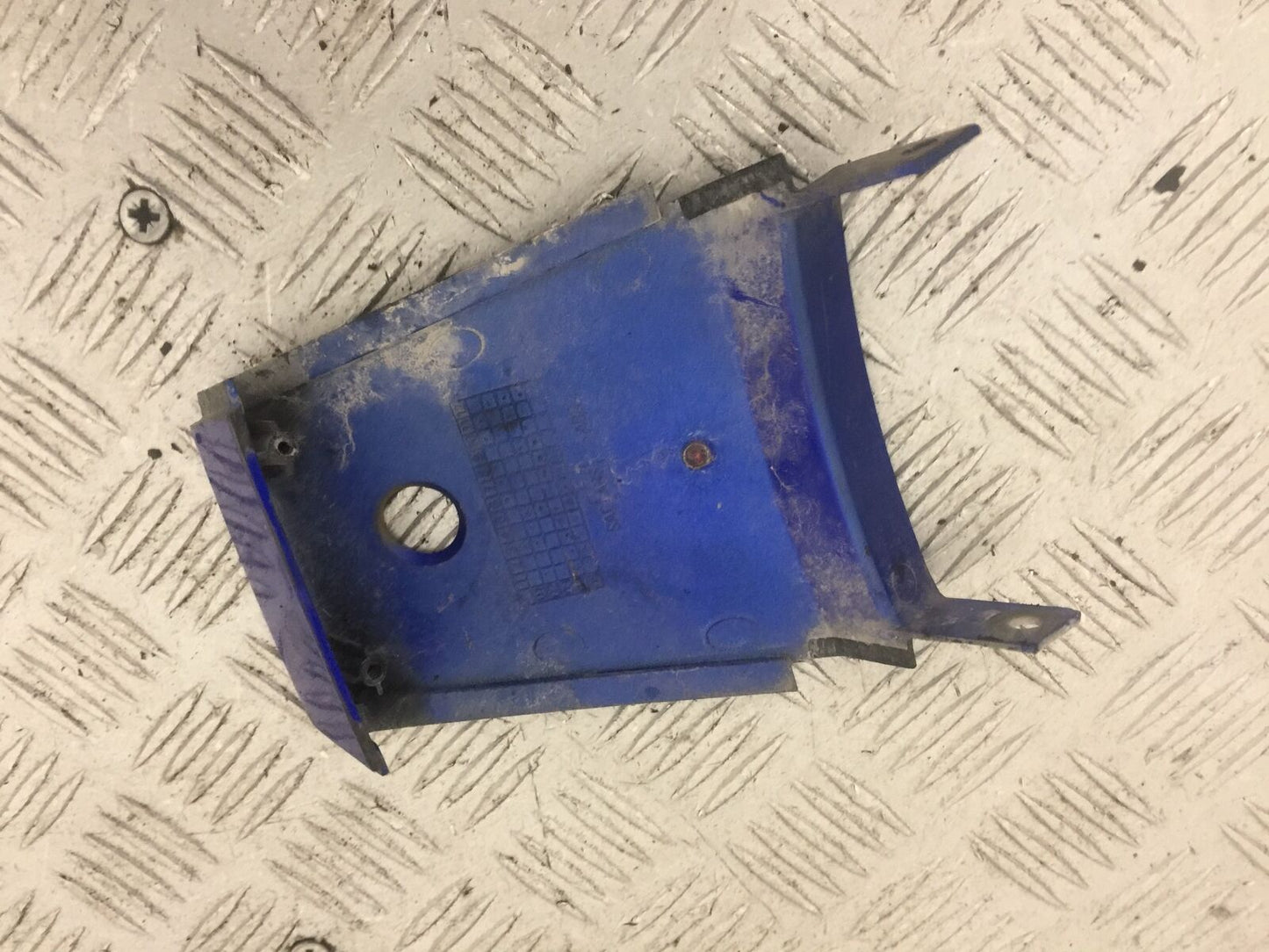 SUZUKI EN125 EN 125 SEAT PANEL JOINER YEAR 2006-09 (STOCK 826)